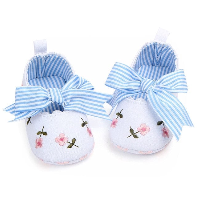 Soft Sole White Lace Floral Embroidered Shoes for Baby Girls – Elegant and Comfortable