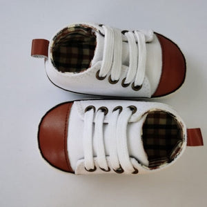 Newborn Baby Canvas Classic Sneakers: The Latest Addition to Our Collection 